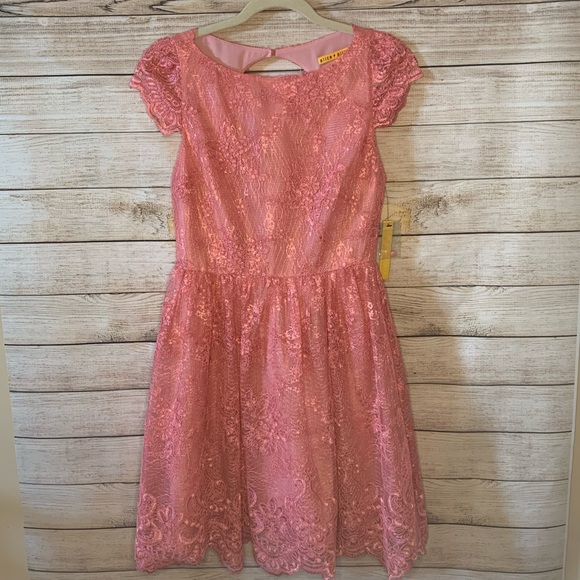 Alice + Oivia Zenden Scallop Edge Dress Pink - Picture 3 of 8